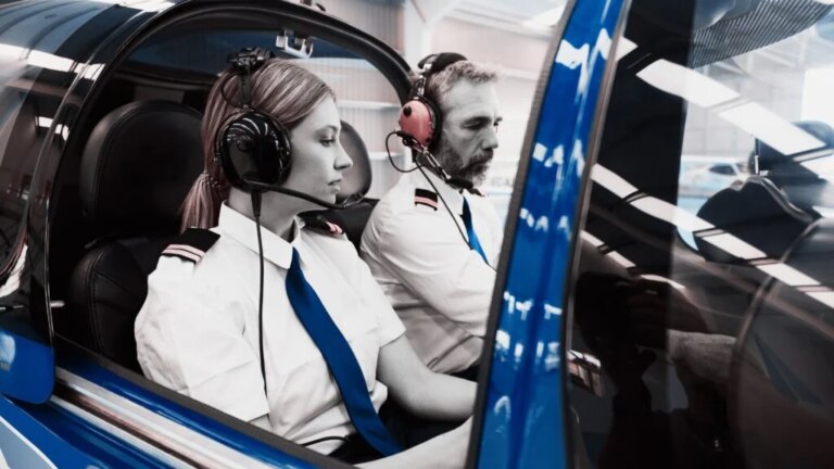 Read more about the article Silence Is Power: 5 Lessons From A 35-Year Pilot-Turned-Agent