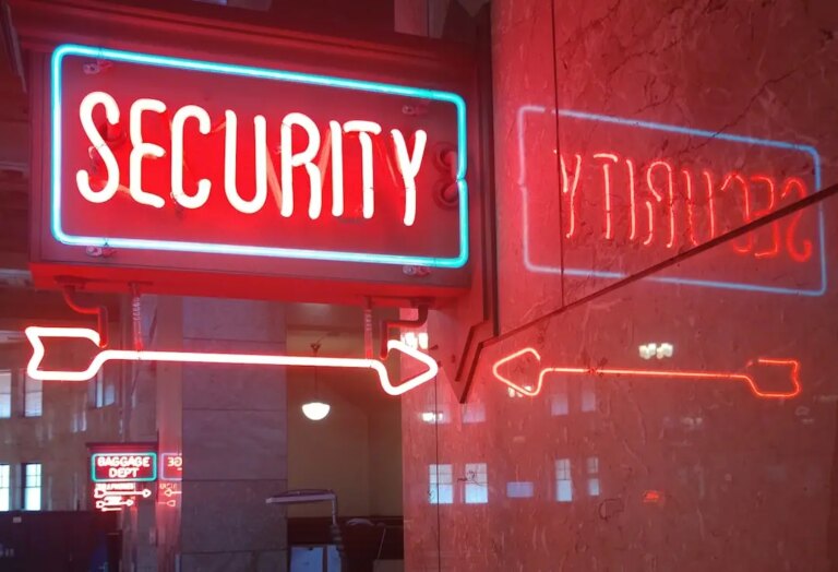 Read more about the article Hire A Professional Security Guard For Your House