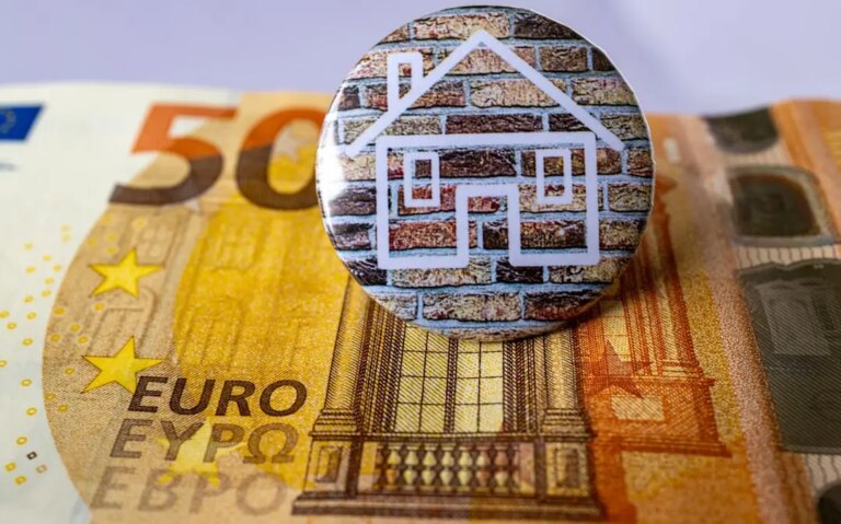 Read more about the article How to Make Money From Real Estate Business